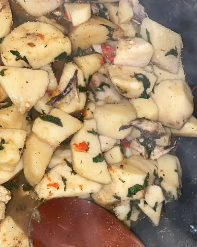 Ji mmiri oku (pepper soup di igname)